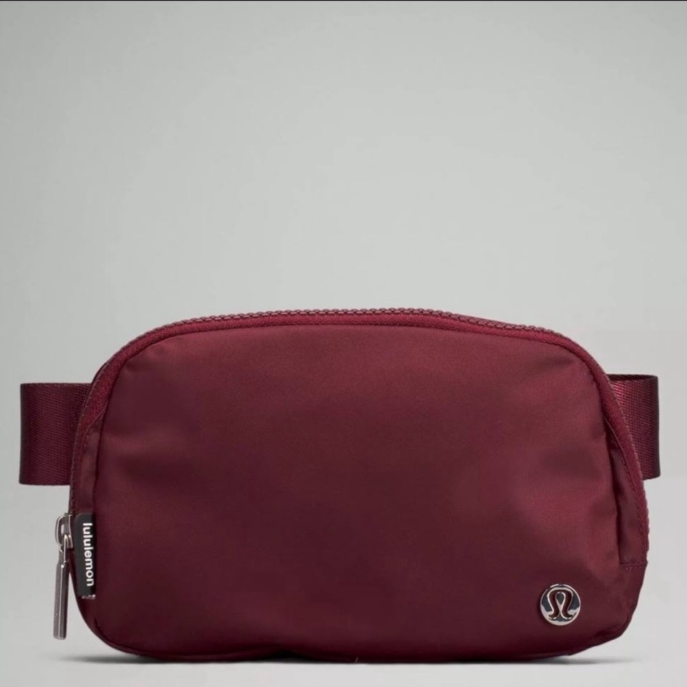 NWT Lululemon Everywhere Belt Bag - MERLOT